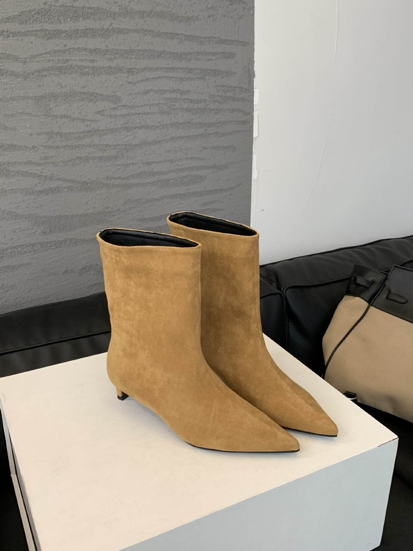 Stylish Low Heel French Retro Ankle Boots - Suede Design for Women - Buy Center
