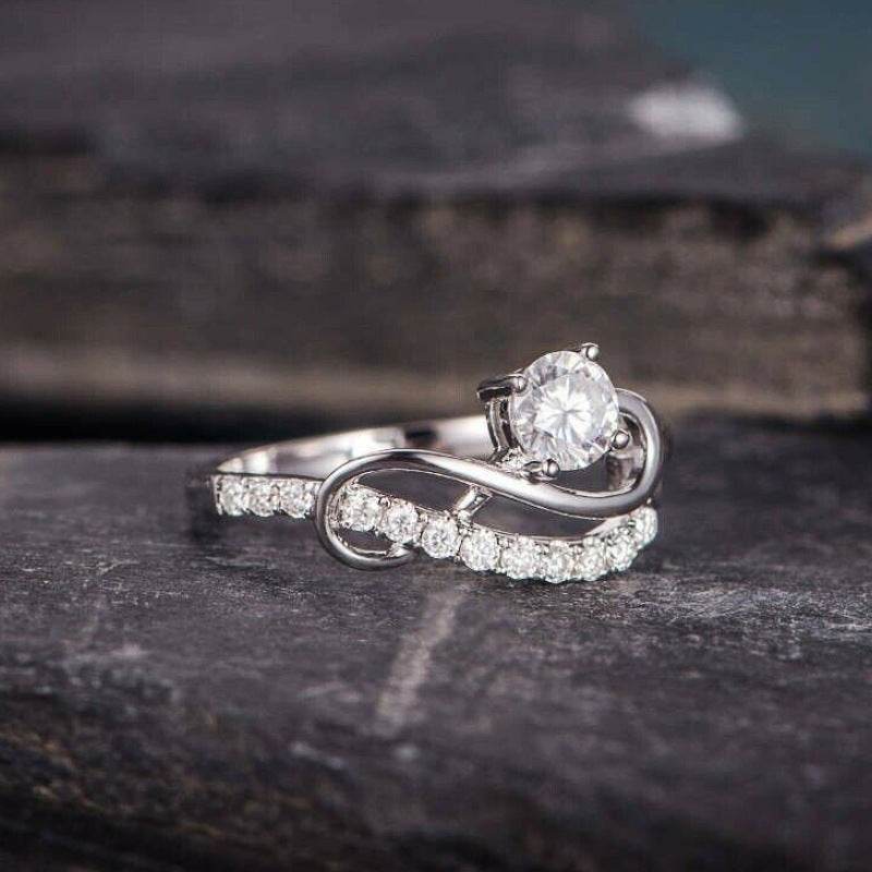 Buy Center Female Line Round Ring - Zircon Inlaid White Gold Design - Buy Center