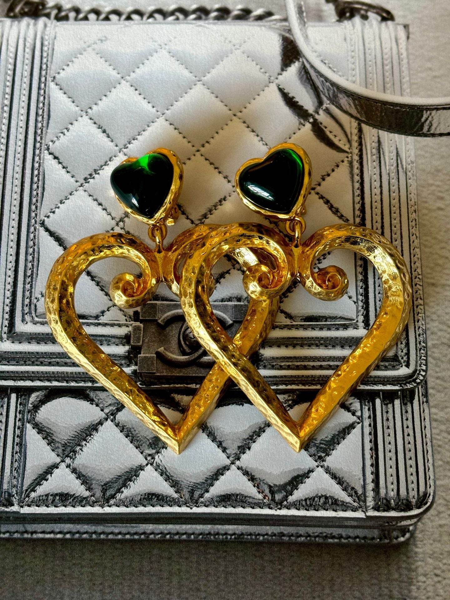 Buycenter Bottle Green Heart Vintage Ear Clips - High-Grade Fashion Jewelry - Buy Center