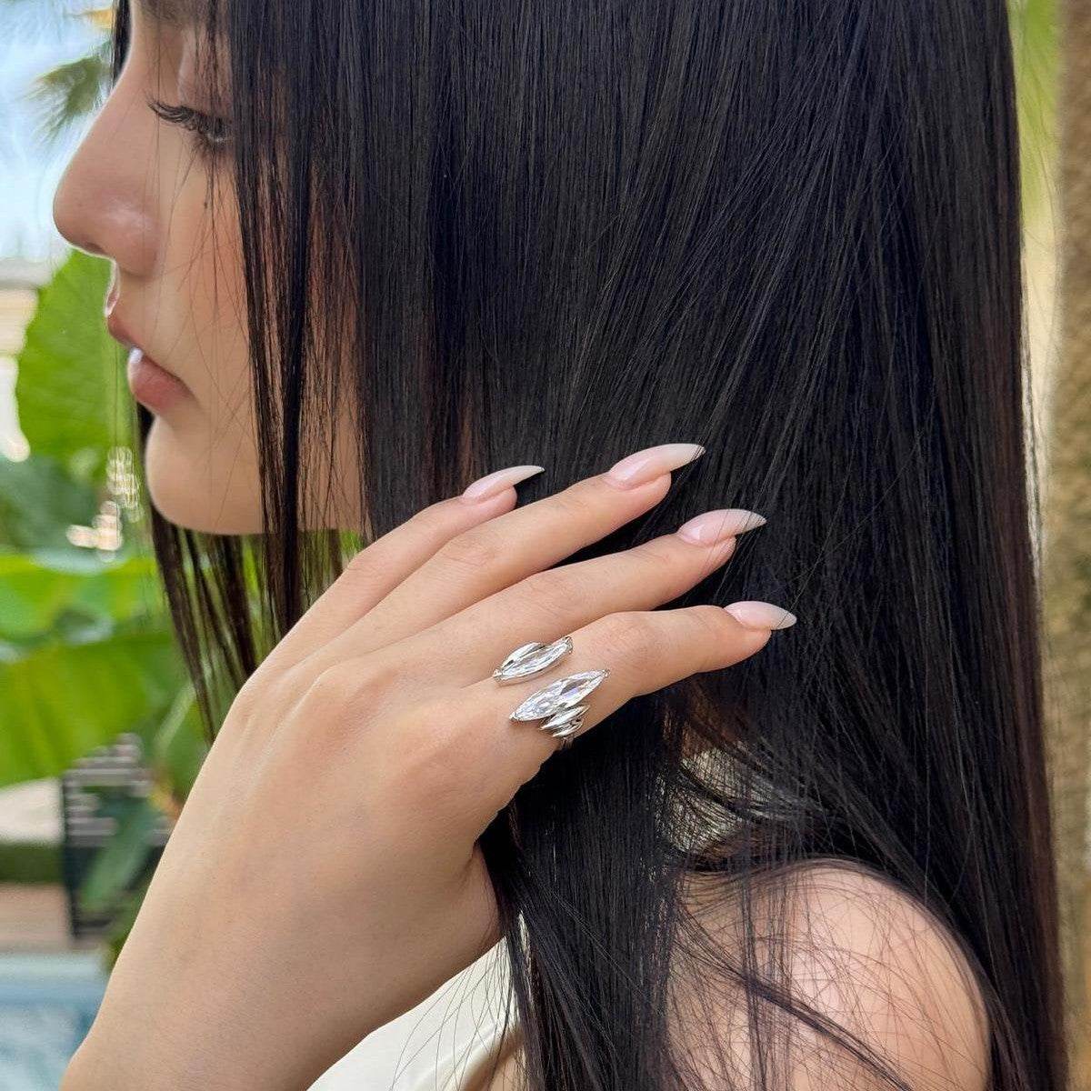 Elegant U-Shaped Zircon Ring - Stylish Design for Every Occasion - Buy Center