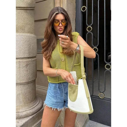 Chic Women's Sleeveless Knit Vest Sweater with Big Pockets - Buy Center