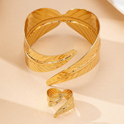 Women's Alloy Geometry Open Bracelet - Stylish Love Heart Design 2025 - Buy Center