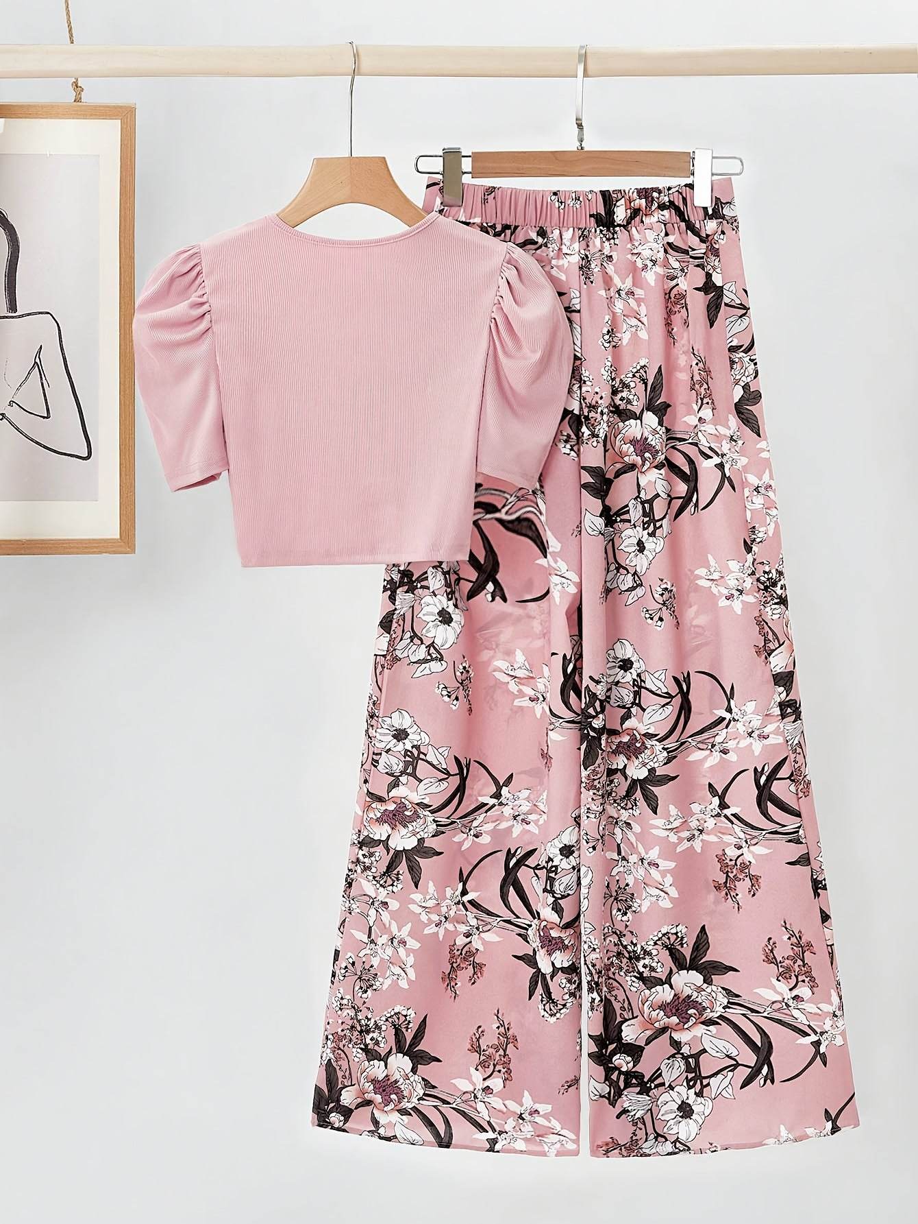Elegant Women's Two-Piece Set - Pink Bubble Sleeve Top & Floral Pants - Buy Center