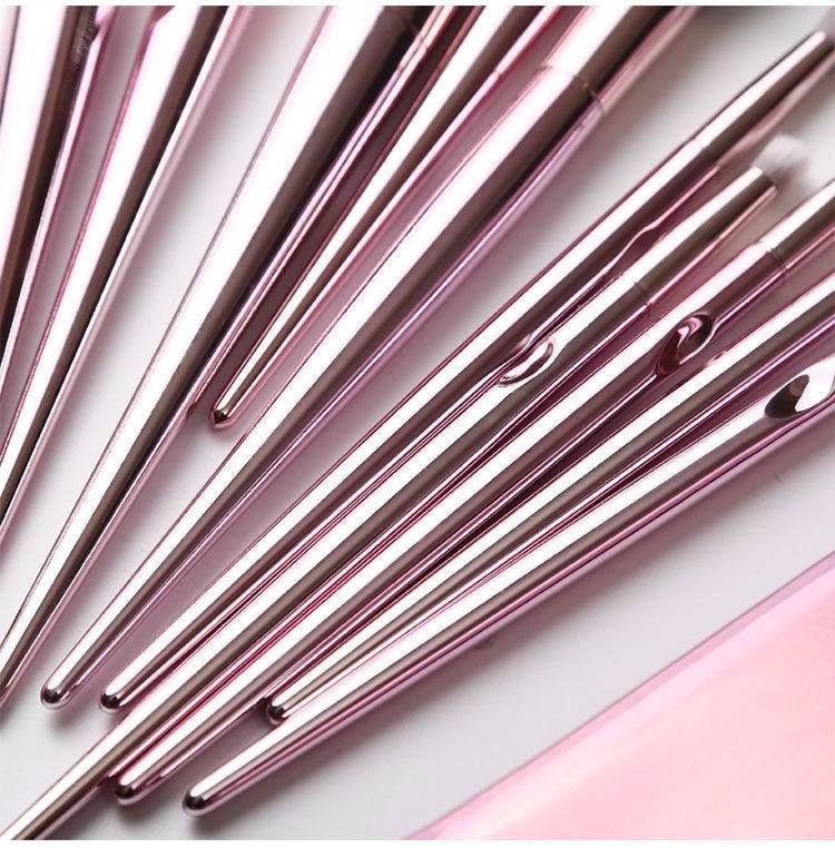 Premium Makeup Brush with Pink Clutch - Stylish Design for Flawless Finish - Buy Center