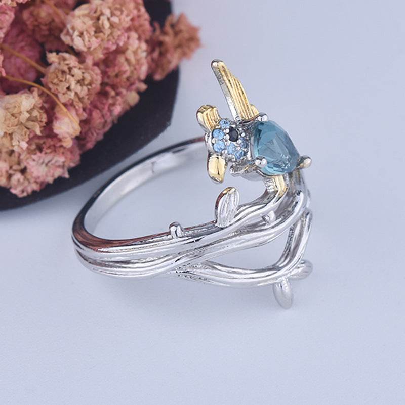 Vintage Two-Tone Pear-Shaped Ring - Diamonds & Bird Gold Design - Buy Center