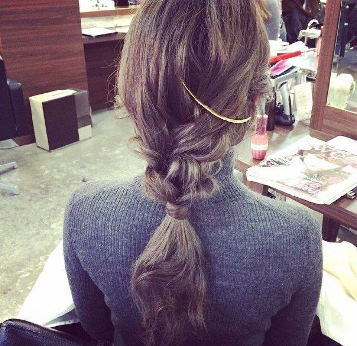 Stylish Curved Hair Comb - Lightweight & Durable for All Hair Types - Buy Center