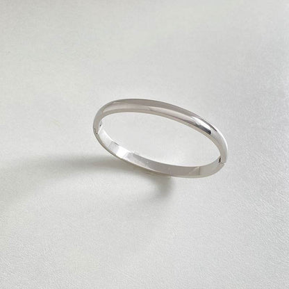 Retro Minimalistic Gold Bracelet - Trendy Buckle Design for All Occasions - Buy Center