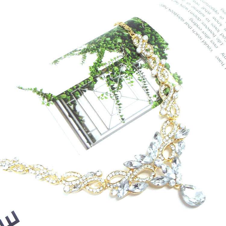 Elegant Women's Bow Necklace - Stylish Alloy Chain for Any Occasion - Buy Center