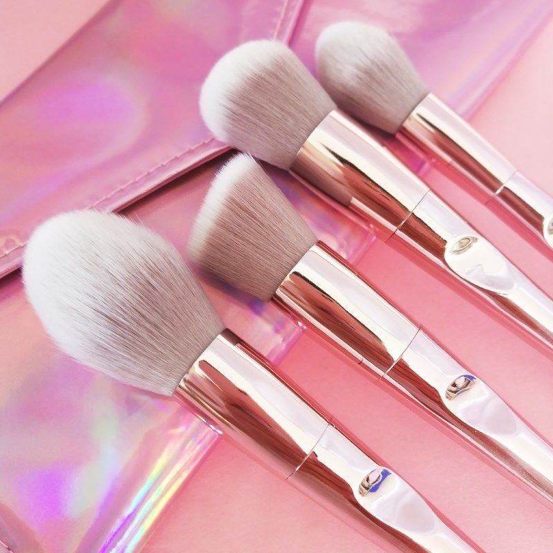 Premium Makeup Brush with Pink Clutch - Stylish Design for Flawless Finish - Buy Center