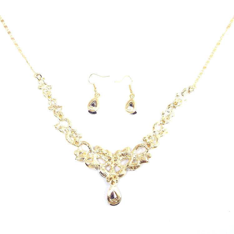 Elegant Women's Bow Necklace - Stylish Alloy Chain for Any Occasion - Buy Center