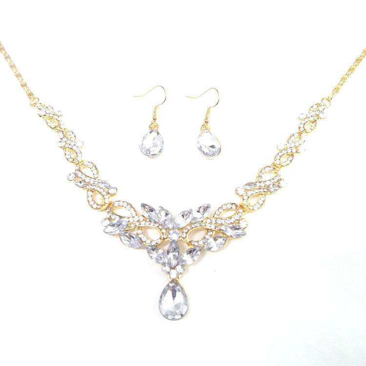 Elegant Women's Bow Necklace - Stylish Alloy Chain for Any Occasion - Buy Center