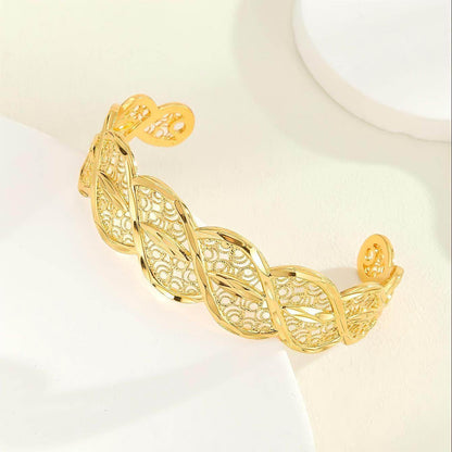 Buycenter 18K Gold Plated Diamond Pattern Bracelet - Vintage Women's Jewelry - Buy Center