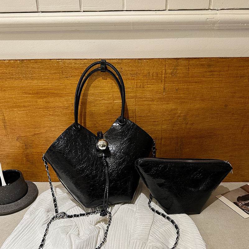 Sleek Minimalist Women's Shoulder Bag - Stylish PU Messenger in Black - Buy Center