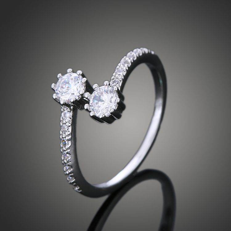 Luxurious Zircon Ring - Elegant Engagement & Wedding Jewelry 2025 - Buy Center