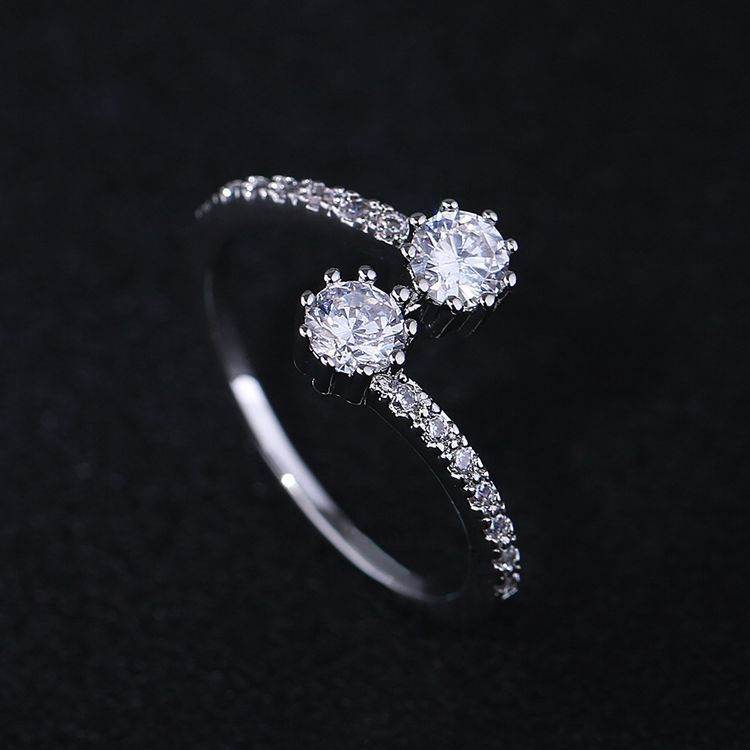 Luxurious Zircon Ring - Elegant Engagement & Wedding Jewelry 2025 - Buy Center
