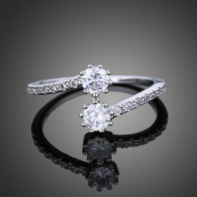 Luxurious Zircon Ring - Elegant Engagement & Wedding Jewelry 2025 - Buy Center