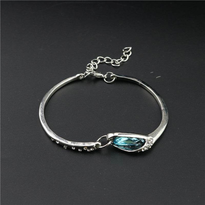 Elegant Three-Piece Necklace Set - Stylish Alloy Pendant & Earrings for Women - Buy Center