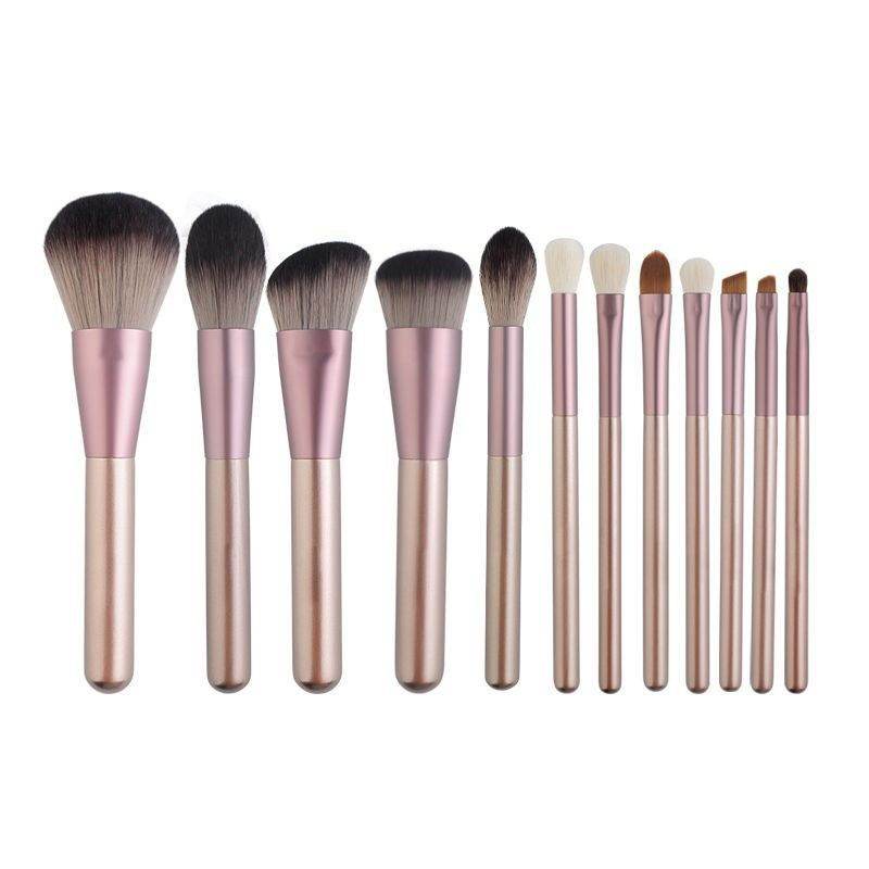 Premium Makeup Brush with Pink Clutch - Stylish Design for Flawless Finish - Buy Center