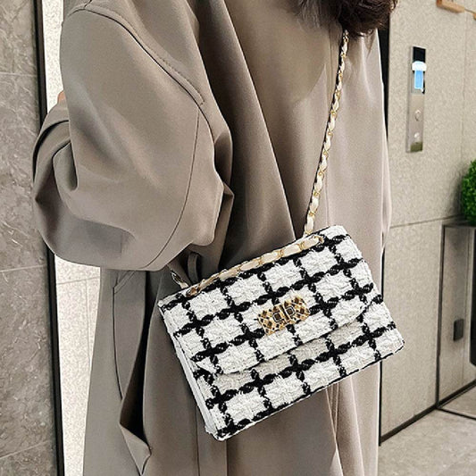 Buycenter Women's Trendy Chain Crossbody Bag - Stylish PU Fashion Accessory - Buy Center