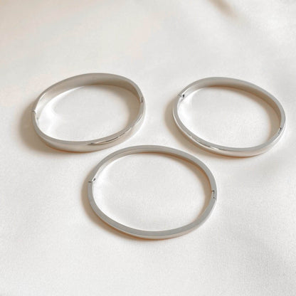 Retro Minimalistic Gold Bracelet - Trendy Buckle Design for All Occasions - Buy Center