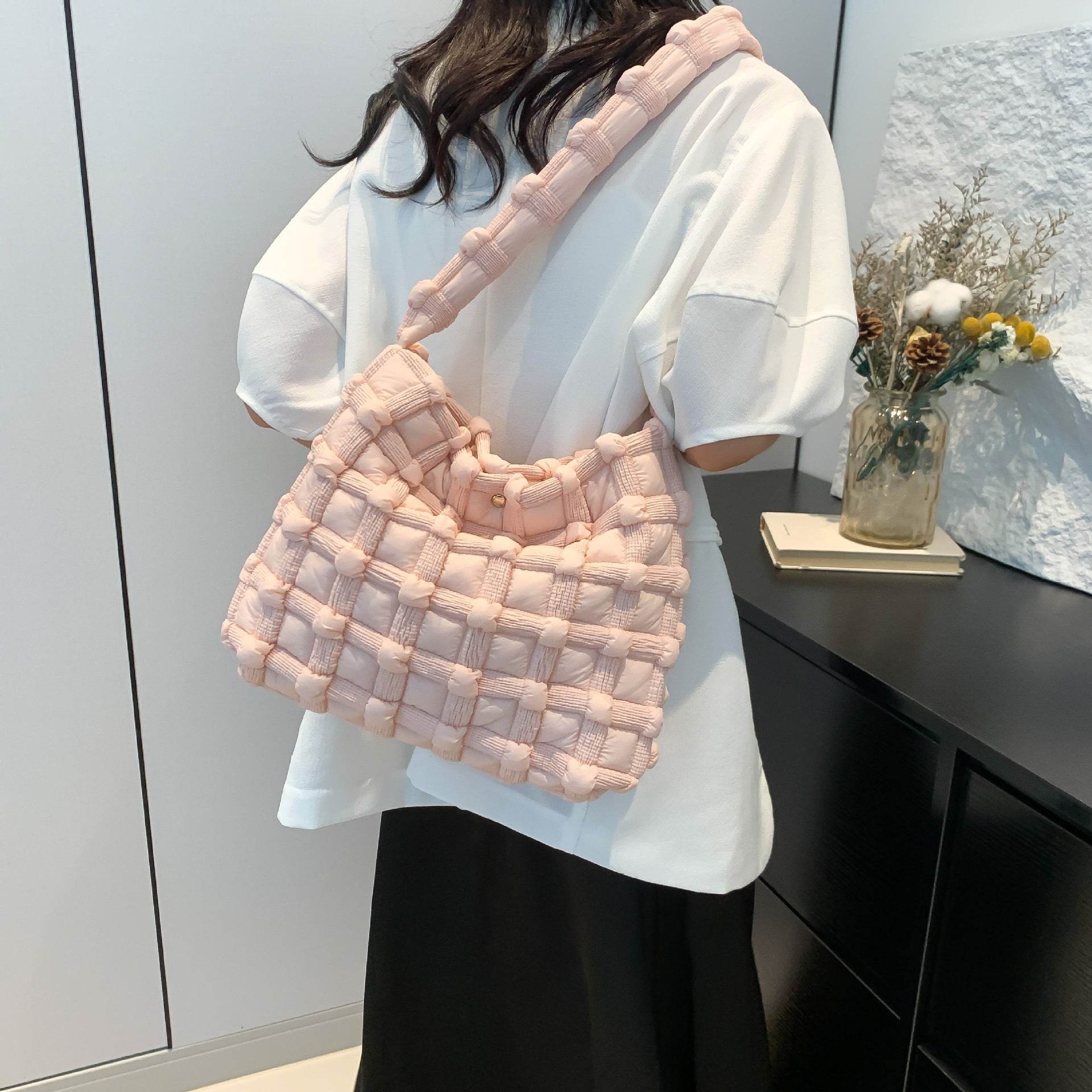 Buycenter Large Capacity Shoulder Bag - Versatile for Daily Fashion Use - Buy Center