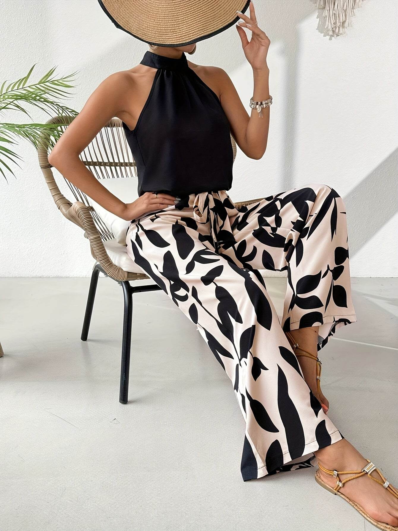 Elegant Black Halter Neck Top - Lace-up Detail for Spring/Summer - Buy Center