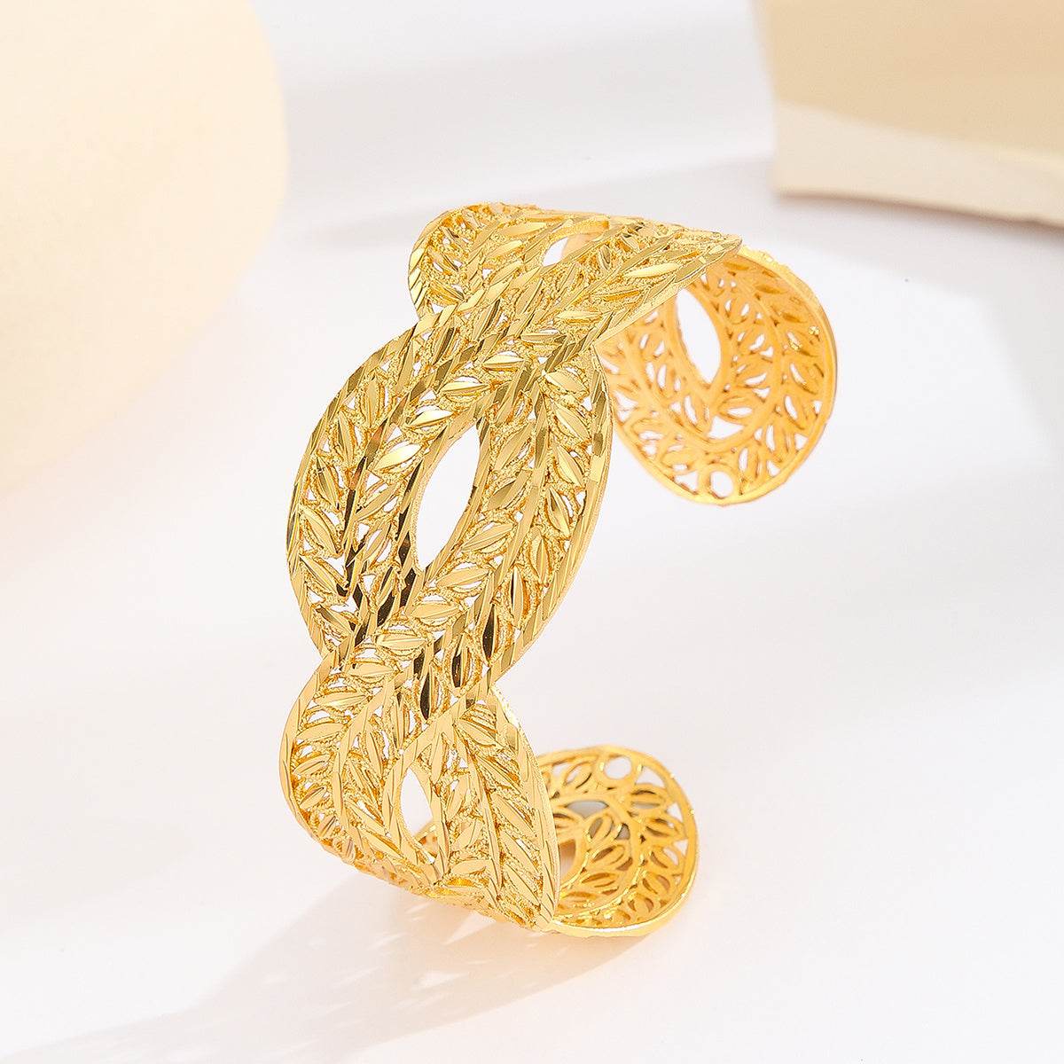 Buycenter 18K Gold Plated Diamond Pattern Bracelet - Vintage Women's Jewelry - Buy Center