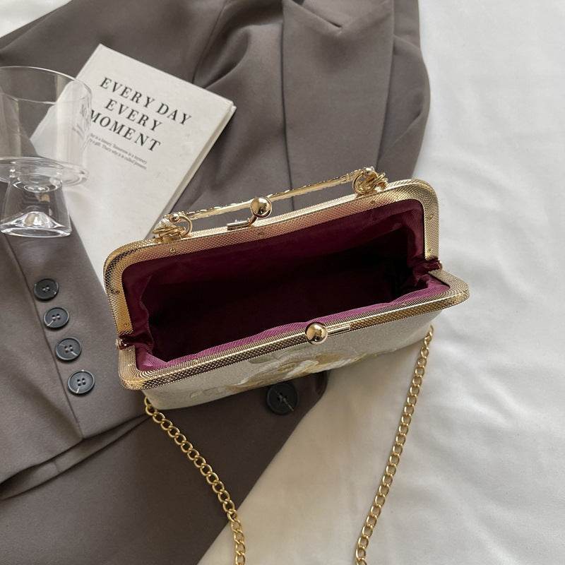 Buycenter Embroidered Han Chinese Crossbody Bag - Stylish Shell Shape - Buy Center