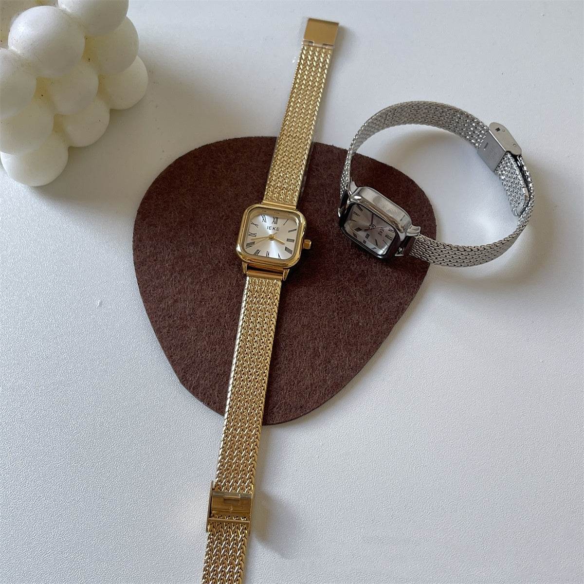 Retro Roman Women's Quartz Watch - Elegant Gold Strap & Slim Design - Buy Center