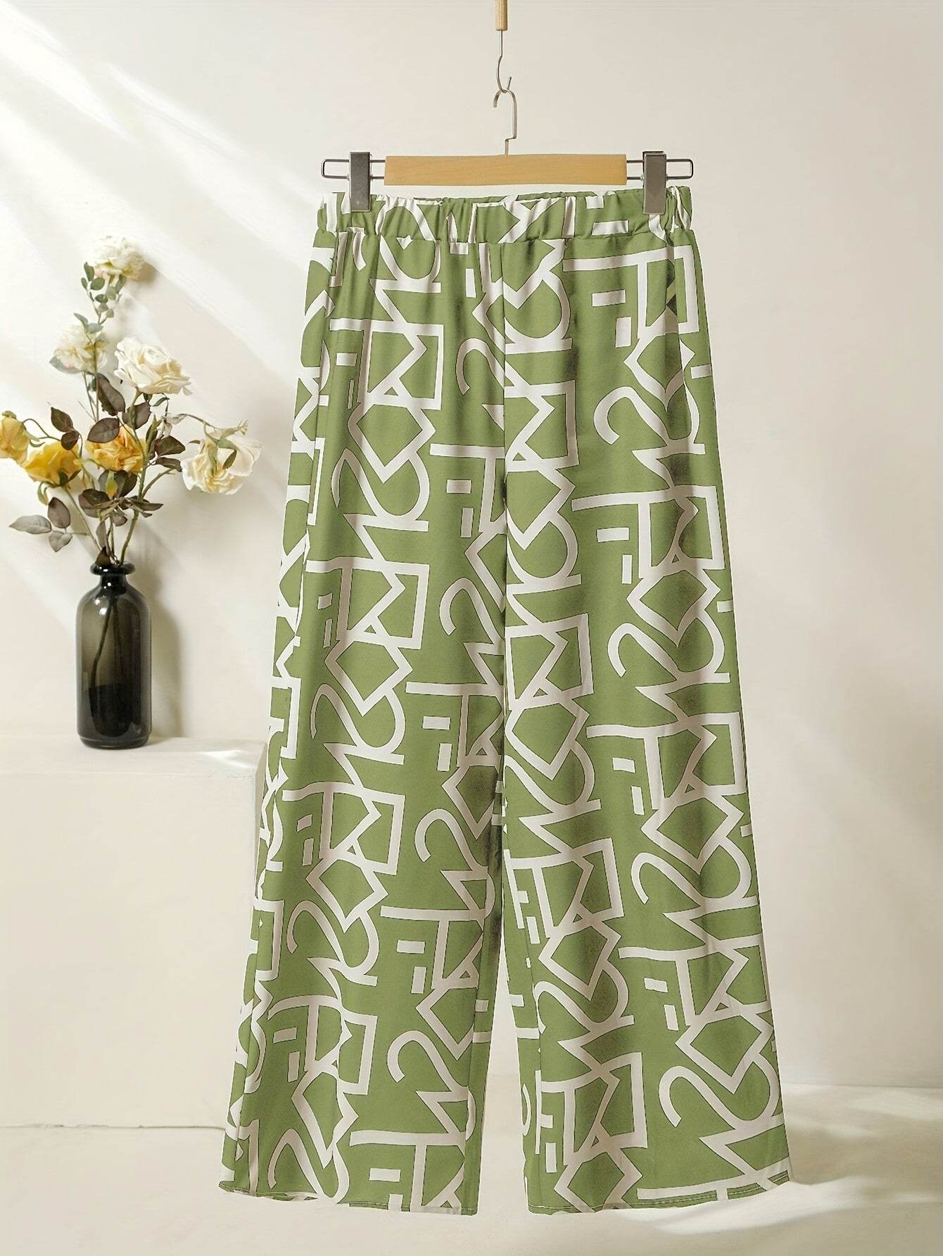 Elegant Women's Commuter Set - Batwing Sleeve V-Neck Top & Pants - Buy Center