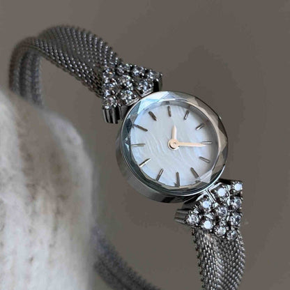 Buycenter Retro Gold Women's Watch - Stylish Small Round Bracelet Design - Buy Center