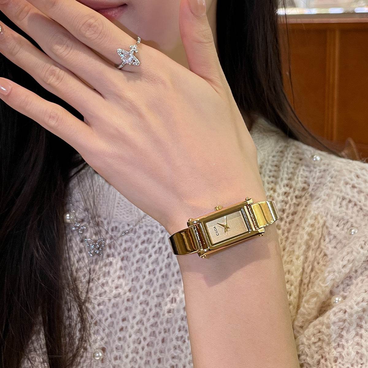 Elegant Women's High-Looking Art Watch - Stylish Rectangle Design 2025 - Buy Center