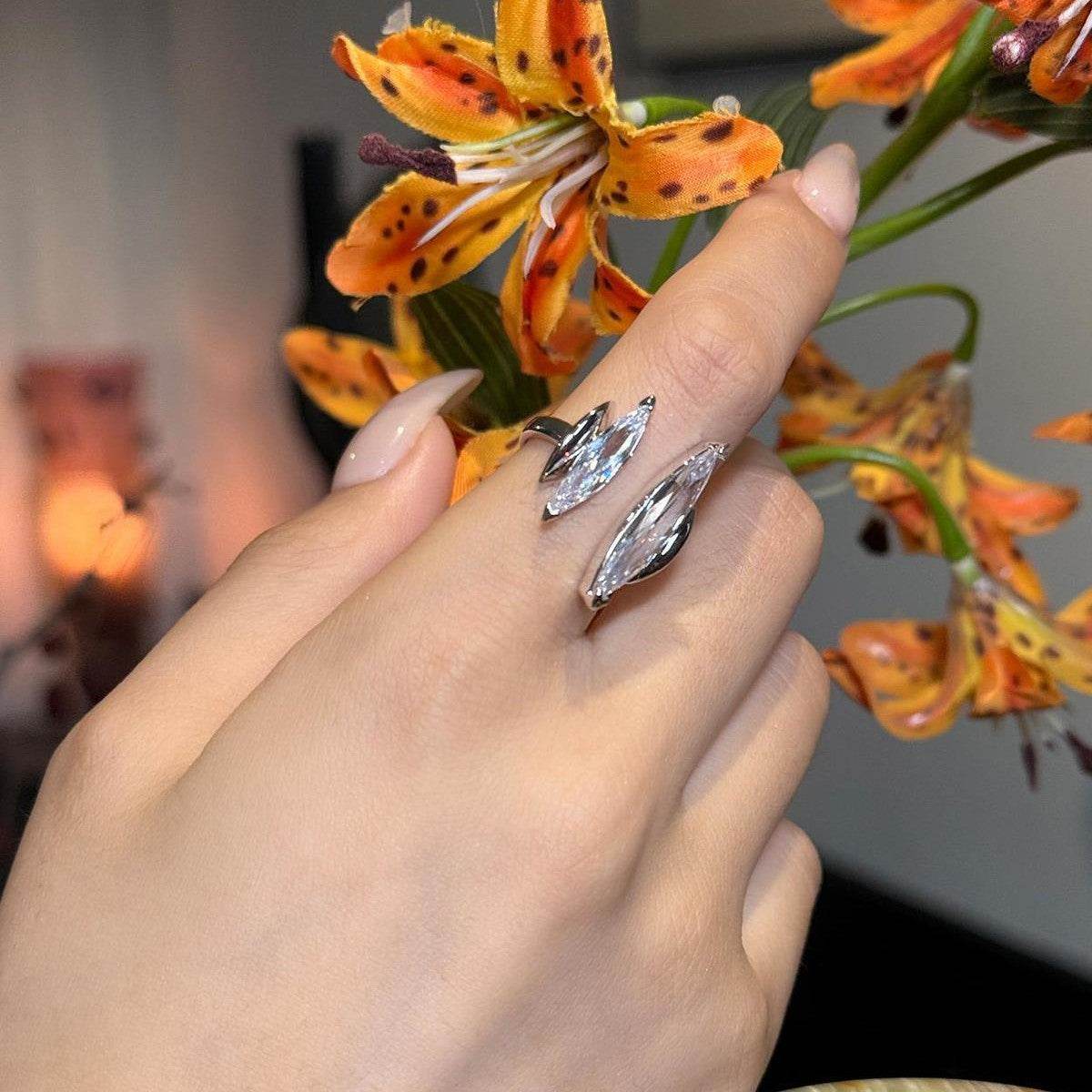 Elegant U-Shaped Zircon Ring - Stylish Design for Every Occasion - Buy Center