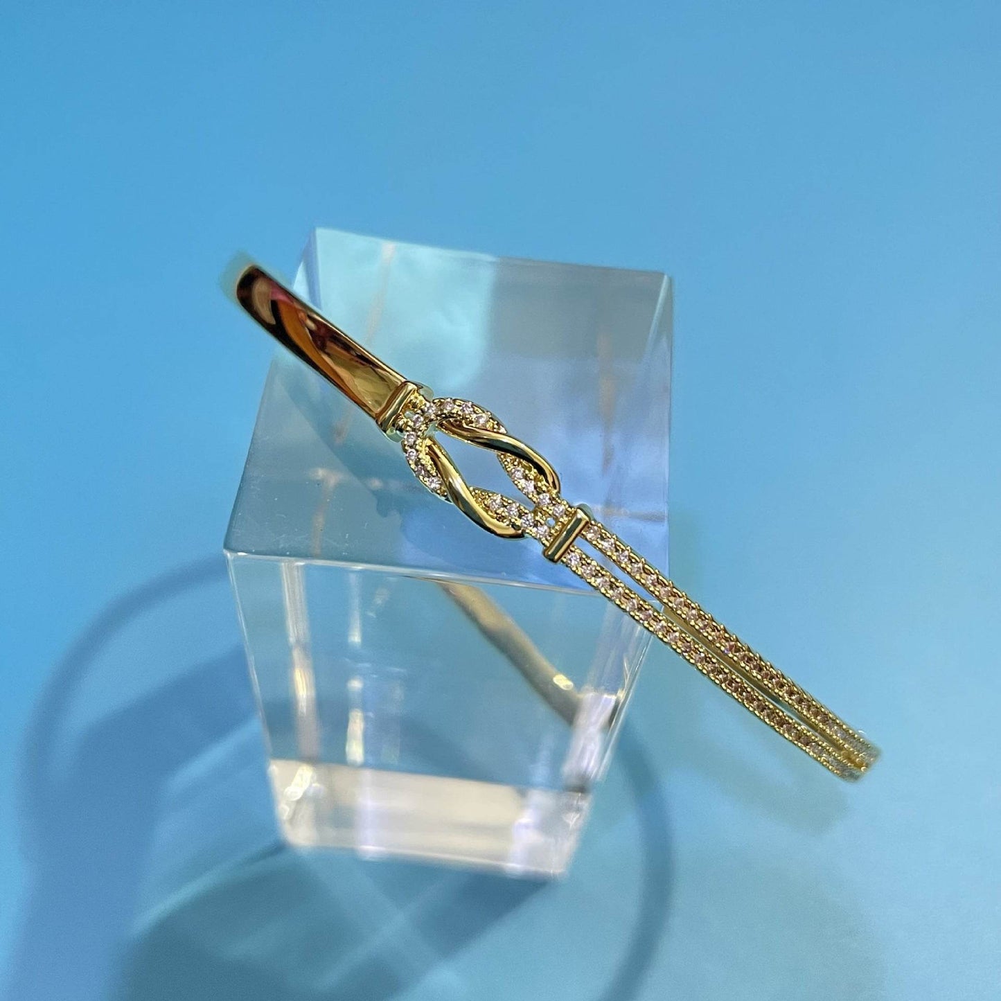 Buy Center Infinite Symbol Bracelet - Stylish Zircon Knotted Design - Buy Center