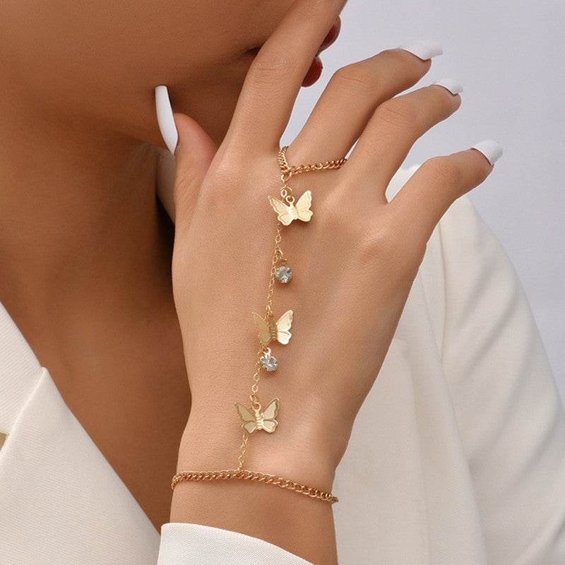 Buy Center Creative Finger Love Chain Bracelet - Elegant Gold Designs - Buy Center