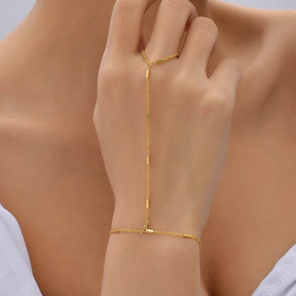 Buy Center Creative Finger Love Chain Bracelet - Elegant Gold Designs - Buy Center