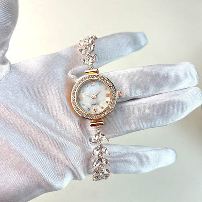 BuyCenter Luxury Quartz Watch - Diamond-Embedded Adjustable Bracelet - Buy Center