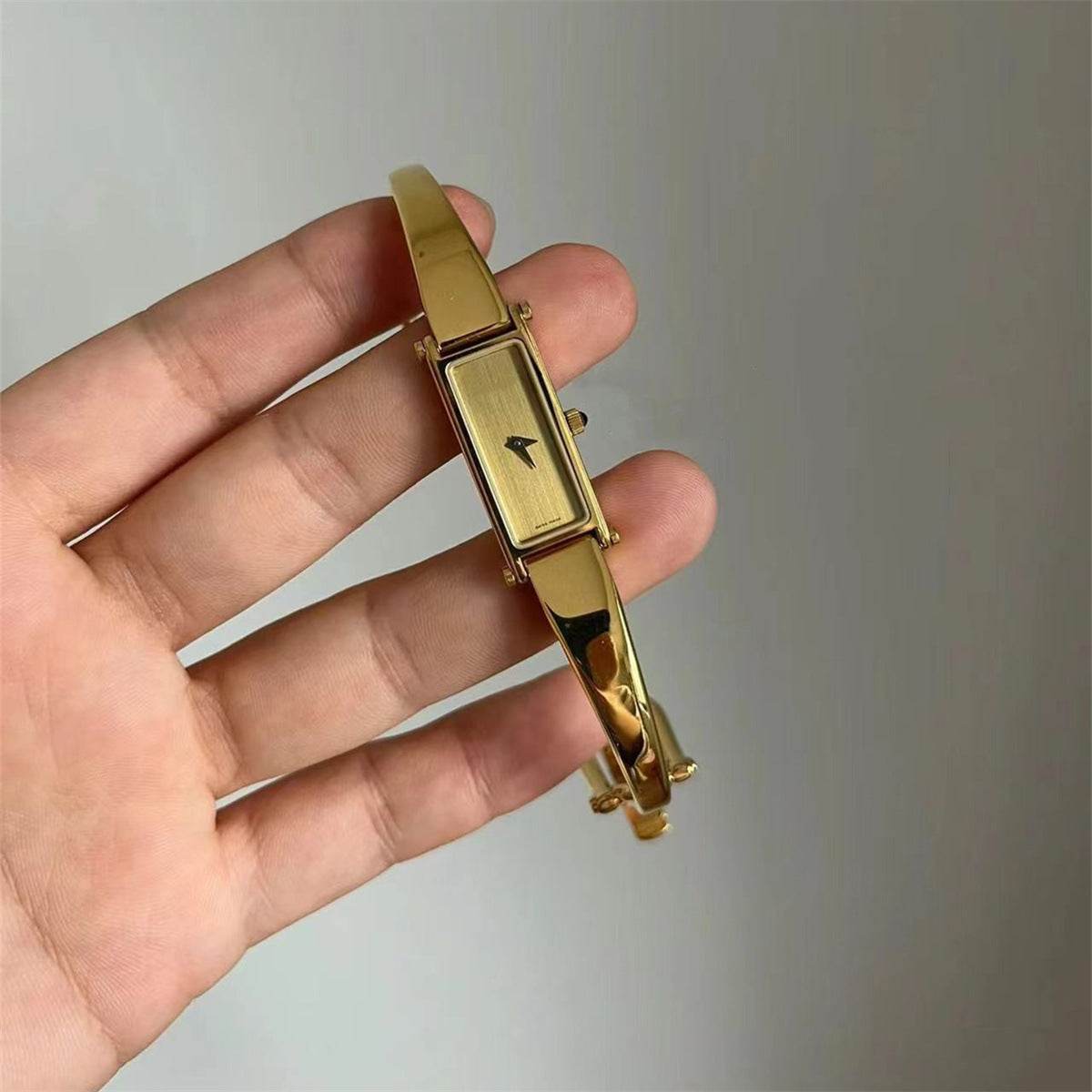 Elegant Women's High-Looking Art Watch - Stylish Rectangle Design 2025 - Buy Center