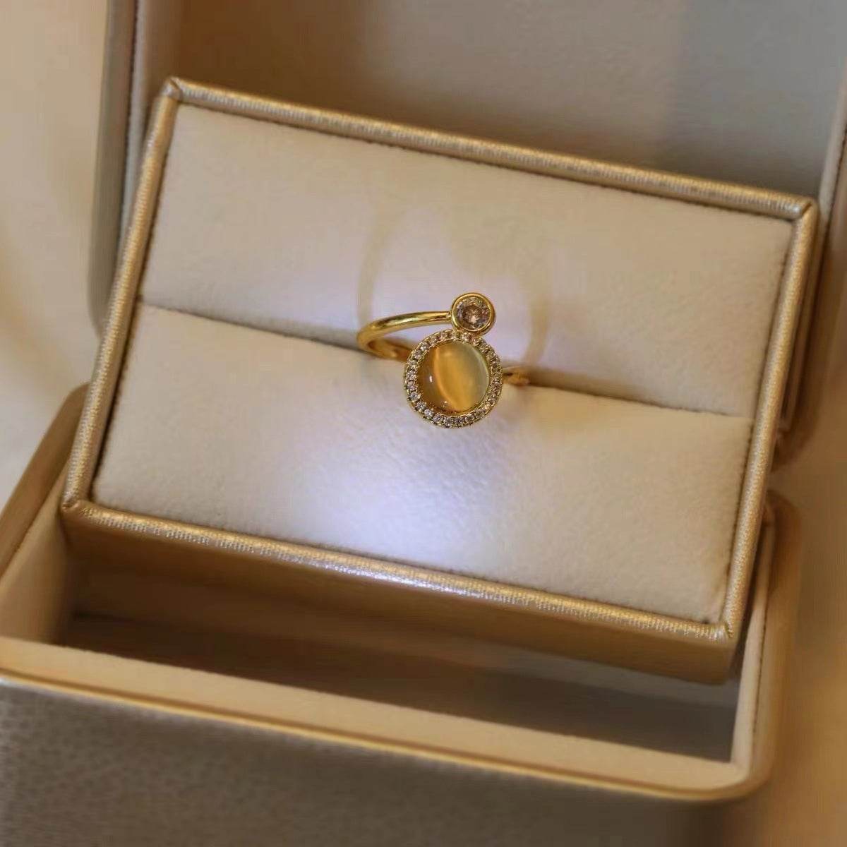 Buy Center Fully Jeweled Loving Heart Ring - Unique Temperamental Style - Buy Center