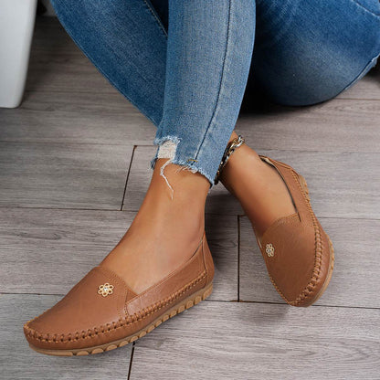 Plus Size Retro Flat-Heeled Shoes for Women - Stylish and Comfortable - Buy Center