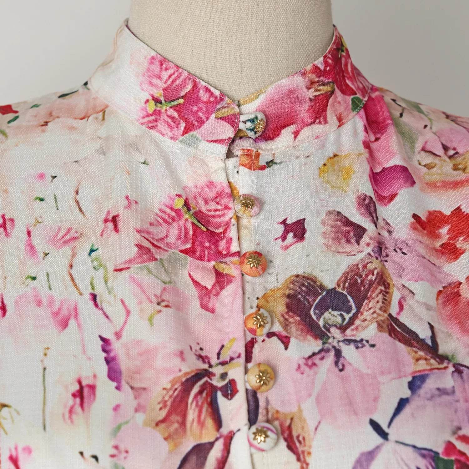 Elegant Australian Vacation Dress - Floral Button & Belt Design - Buy Center