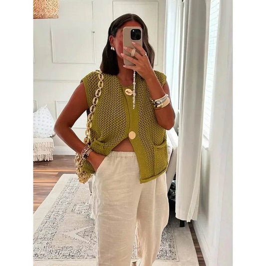 Chic Women's Sleeveless Knit Vest Sweater with Big Pockets - Buy Center