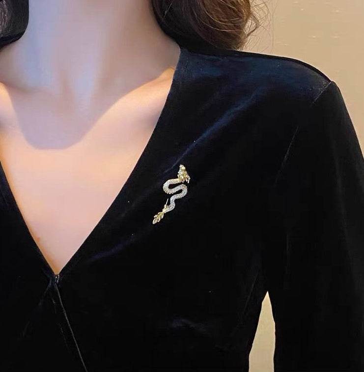 Exquisite Golden Dragon Brooch - Men's & Women's Suit Accessory - Buy Center