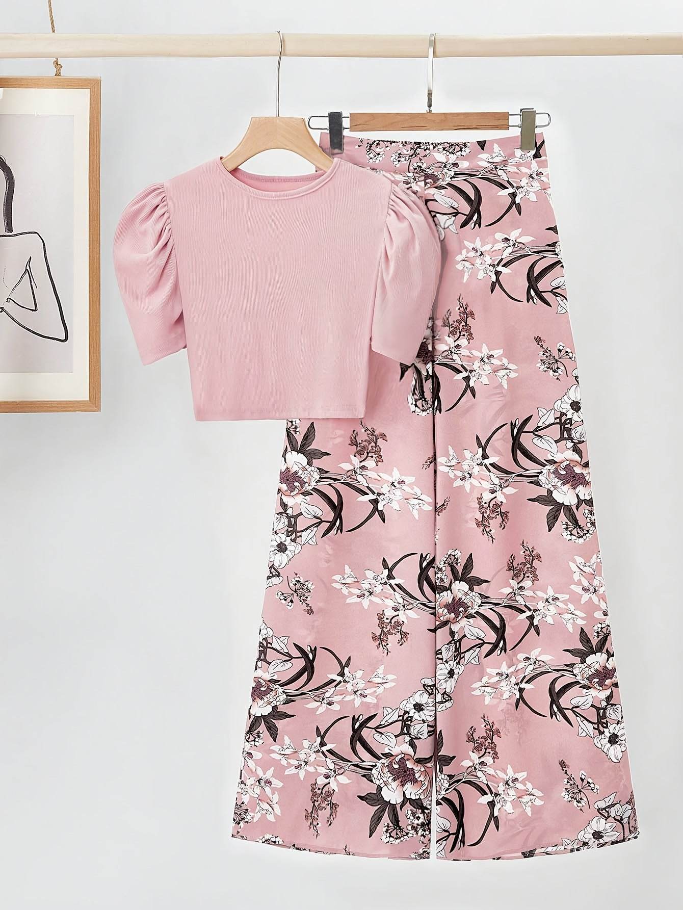 Elegant Women's Two-Piece Set - Pink Bubble Sleeve Top & Floral Pants - Buy Center