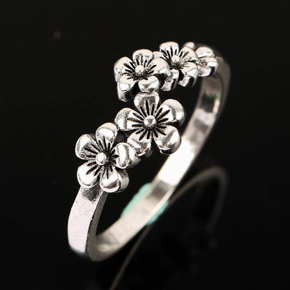 Women's Retro Red Zircon Ring - Vintage Flower Design Engagement Jewelry - Buy Center