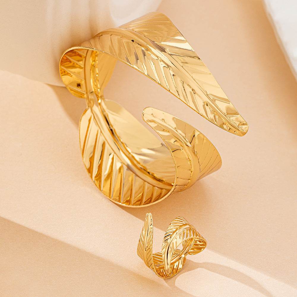 Women's Alloy Geometry Open Bracelet - Stylish Love Heart Design 2025 - Buy Center