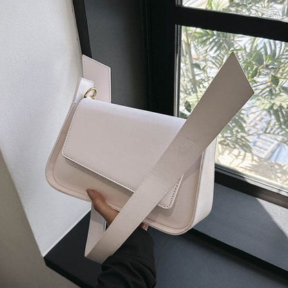 Trendy Small Square Messenger Bag - Stylish PU Crossbody for Fashion Lovers - Buy Center