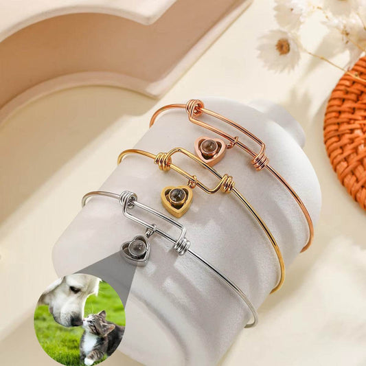 Buycenter Heart Shaped Projection Bracelet - Fashion OL in White Gold - Buy Center