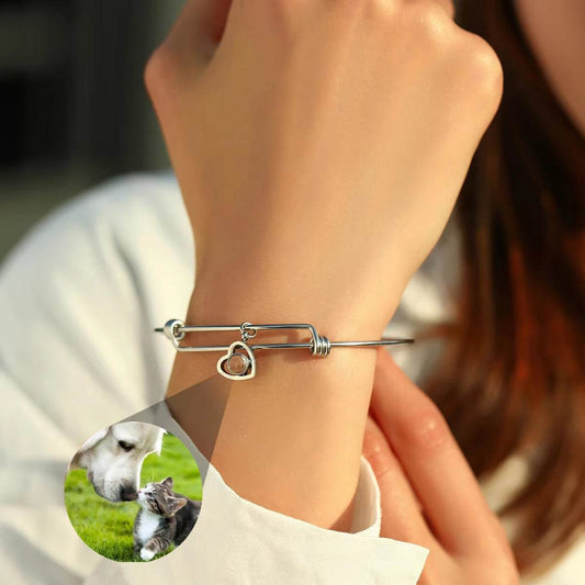 Buycenter Heart Shaped Projection Bracelet - Fashion OL in White Gold - Buy Center