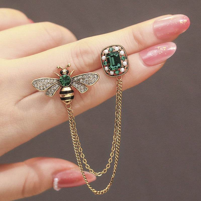 Little Bee Tassel Brooch - Retro Chain Accessory for Trendy Men & Women - Buy Center